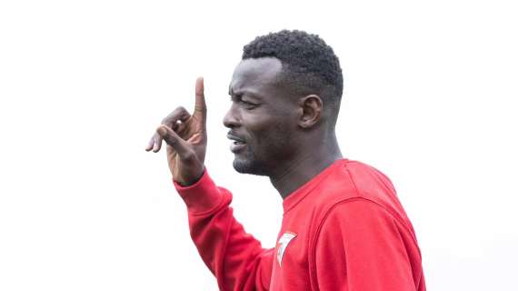 Mensah, quarto anno in biancorosso: rinnovo contratto per attaccante