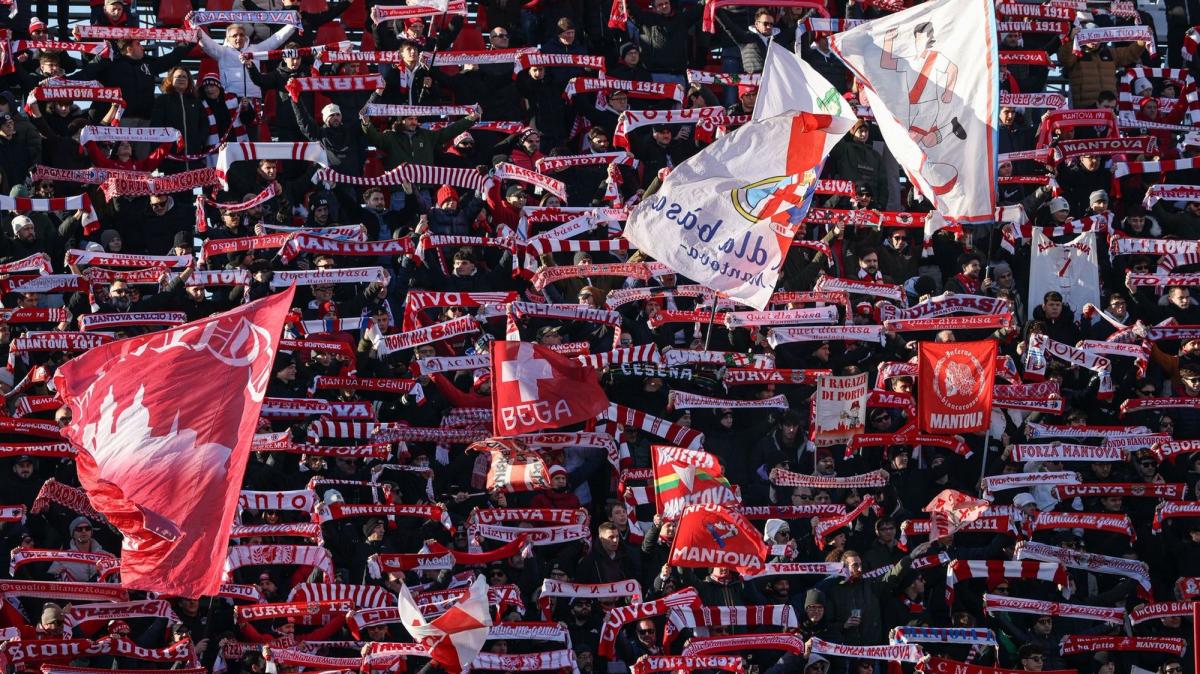 SPECIALE - "La carica dei 1000": a Reggio invasione biancorossa