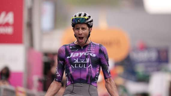 SPECIALE - Giro d'Italia, Harper primo al Sestriere: Yates Maglia Rosa