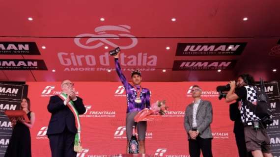SPECIALE - Giro d'Italia, Plapp vince sul traguardo di Castelraimondo