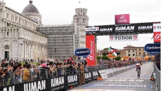 SPECIALE - Giro d'Italia, Hoole più veloce nella crono Lucca-Pisa
