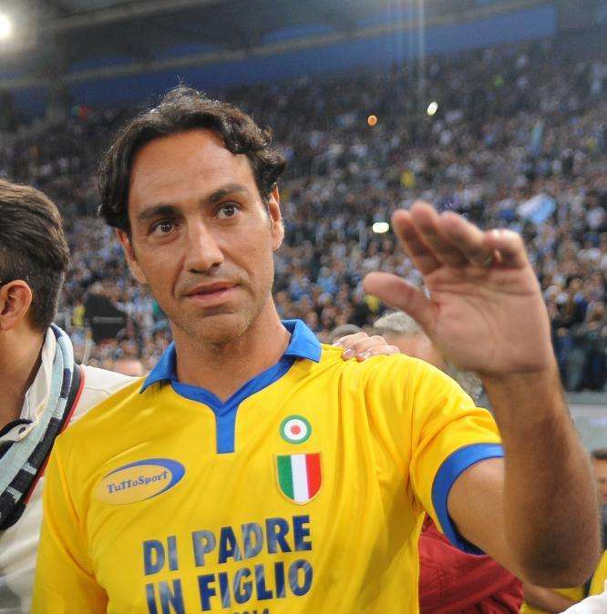L'ex Campione del Mondo Nesta vicino alla panchina del Perugia