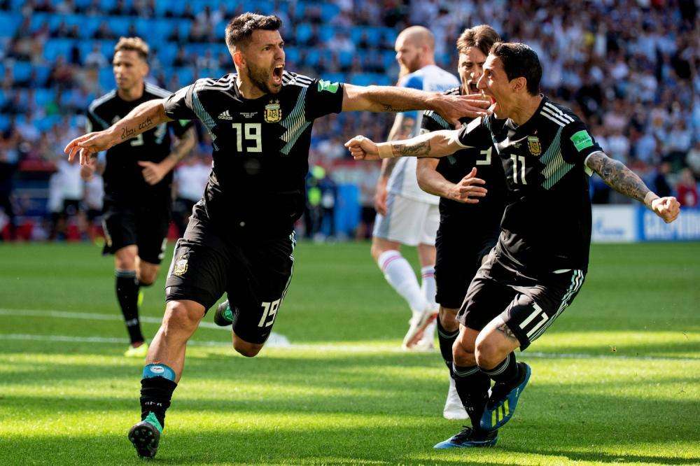 Argentina, flop all'esordio: solo 1-1 con l'Islanda. Penalty fallito da Messi