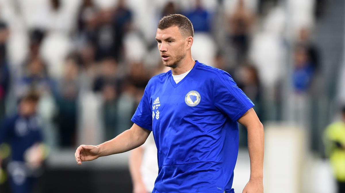 Dzeko senza tempo: 20 anni consecutivi in gol con la Bosnia, solo Ronaldo e Lewandowski meglio nelle qualificazioni mondiali