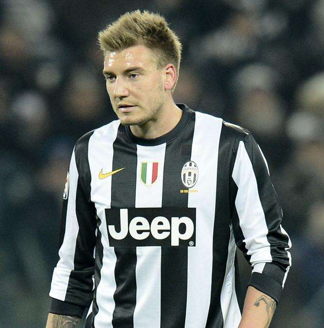 Danimarca, infortunio muscolare per Bendtner: Mondiale a rischio