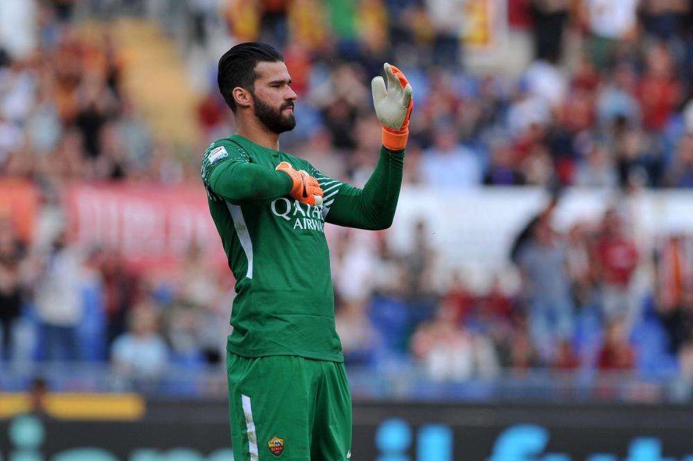 Brasile, due pretendenti per Alisson: la Roma chiede 100mln