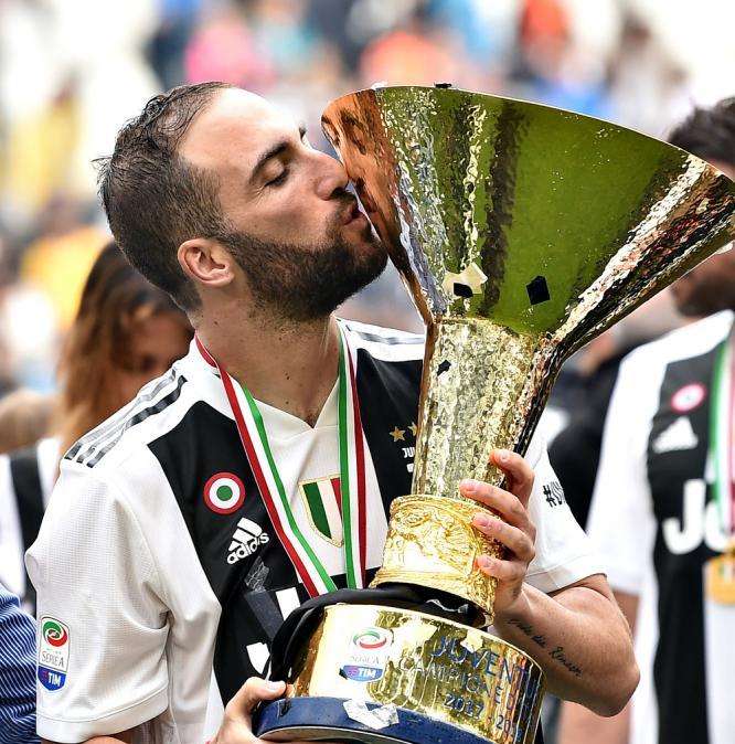 Russia -7, gli uomini mercato: Higuain, sospeso tra Serie A e Premier