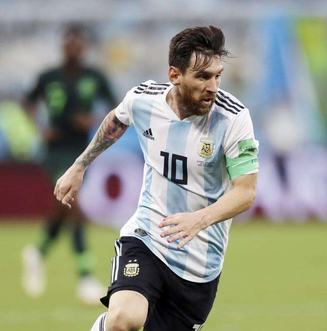 Domani Francia-Argentina, L'Equipe a Messi: "Non passerà!"