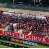 Striscione speciale per l'ex dirigente biancorosso Iacopino 