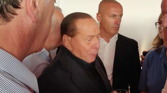 Silvio Berlusconi dimesso dall'ospedale