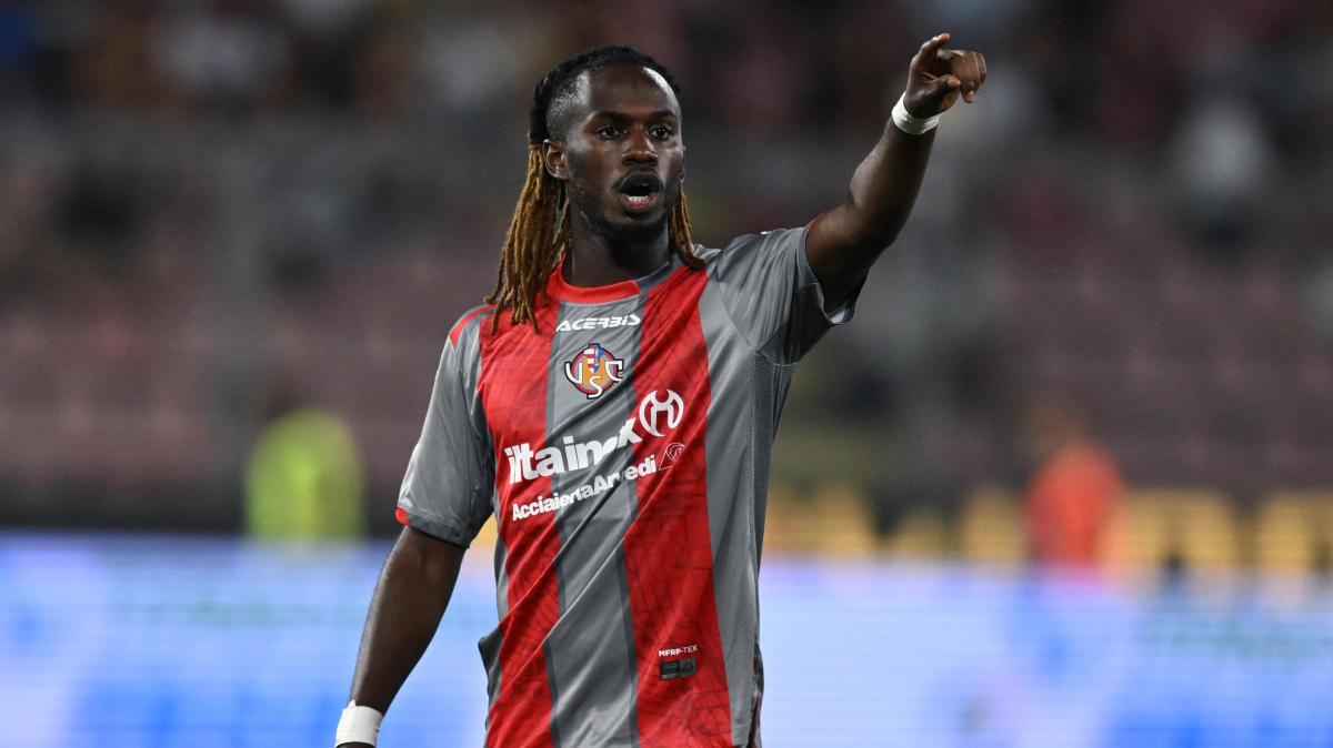 La scelta controcorrente dell’ex biancorosso Warren Bondo