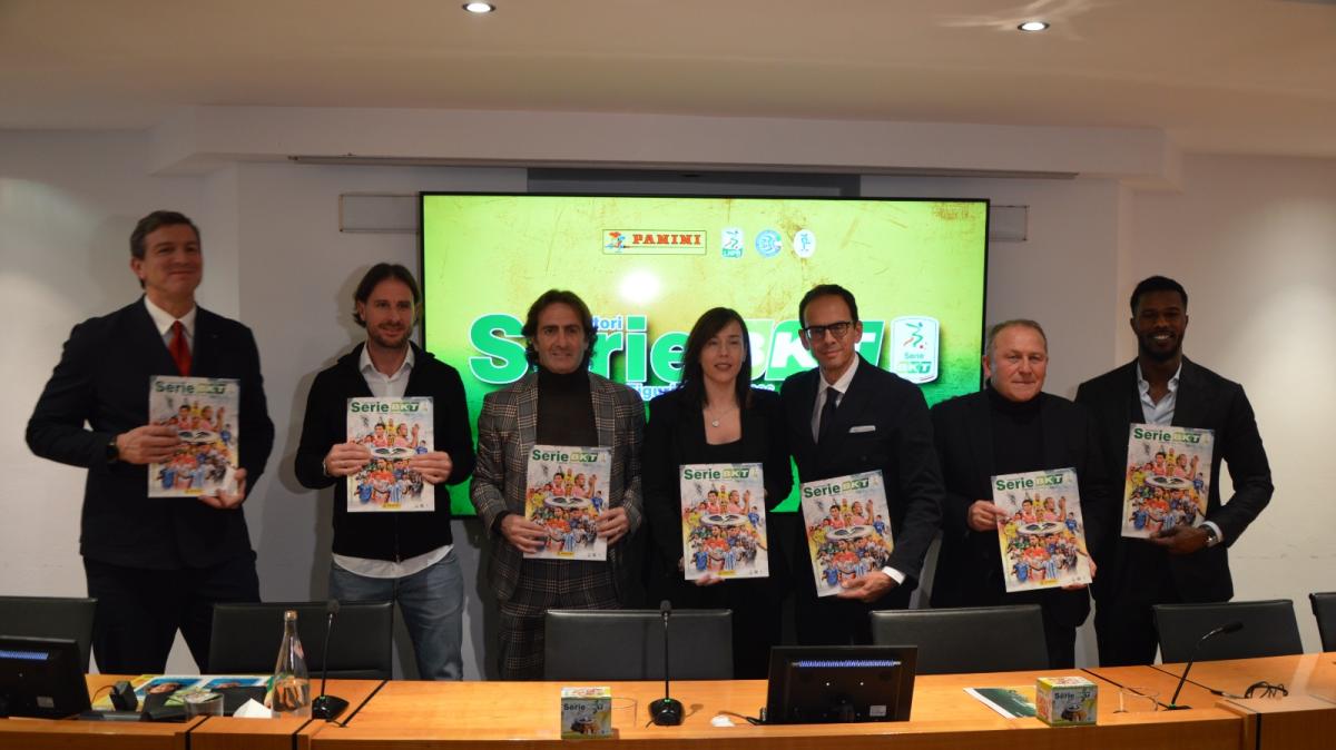 Presentato il primo album figurine Panini dedicato alla Serie BKT: le promozioni previste