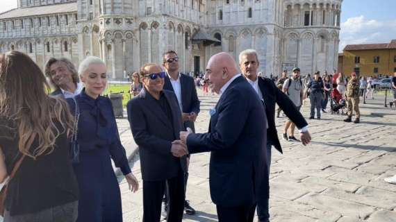 Pisa-Monza, Berlusconi e Fascina in città: saluti ai tifosi e visita alla Torre