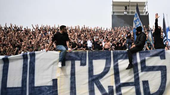 Curiosità dal ritiro del Napoli: i tifosi chiedono un giocatore del Monza 