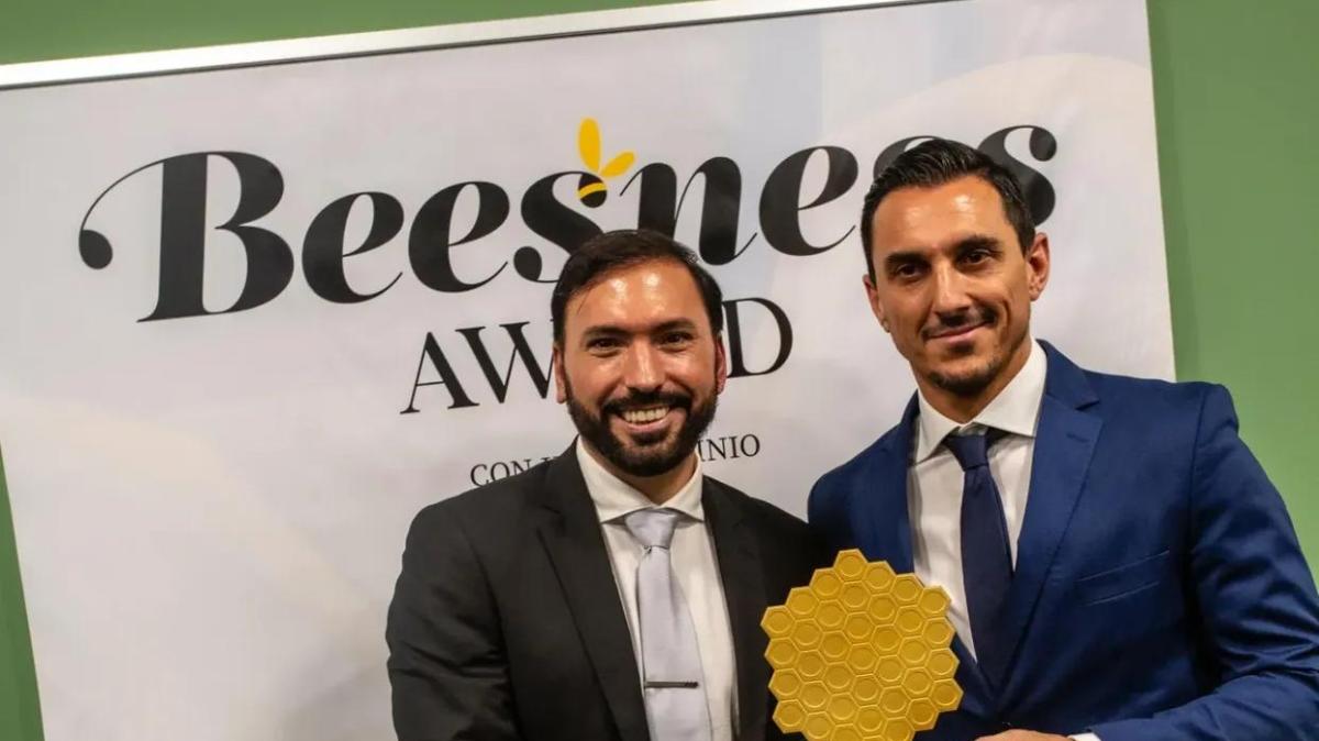 Il DS Burdisso riceve il Beesnees Award 2025, i dettagli del premio