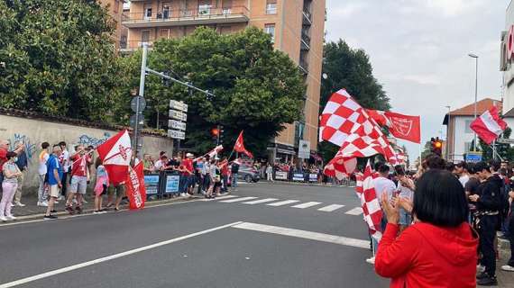 VIDEO - L'entusiasmo dei tifosi per le strade di Monza
