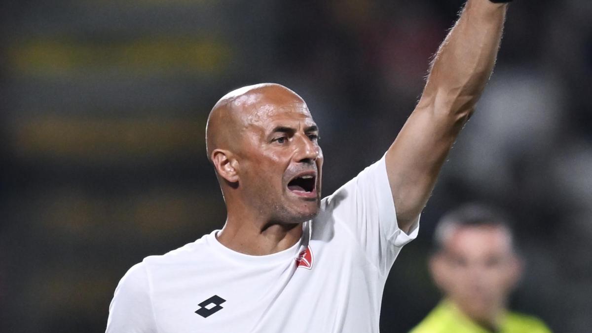 Bianco in conferenza: "Grande reazione. Manca ancora tanto alla fine. Izzo? Sta in tribuna"