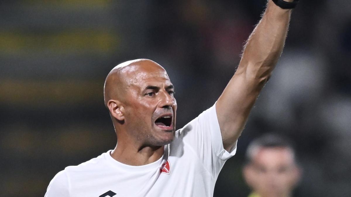 Bianco in conferenza: "Ho i giocatori più forti. Sulla gara dico che..."