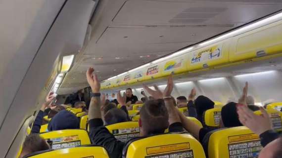 Emozioni in volo verso Cagliari...con i cori biancorossi (video)
