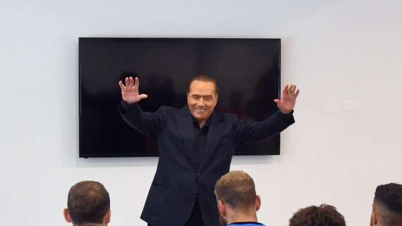 La carica del patron Berlusconi: il numero uno biancorosso è sceso negli spogliatoi nel pre gara