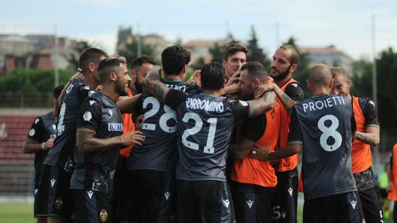 La Ternana torna in B: 4-1 all'Avellino e matematica promozione