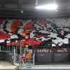 Scontri in Roma-Slavia Praga: pettorina stewart sporca di sangue esposta come un trofeo