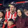 Lozano in lacrime saluta il PSV: pasillo de honor e standing ovation del pubblico