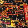 Protesta tifosi Lecce, fiori e minuto di silenzio tutti in cerchio: pre-partita toccante a Lecce