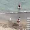 VIDEO/FOTO - La giornata di Mertens e baby Ciro: prima Castel Volturno e poi in spiaggia