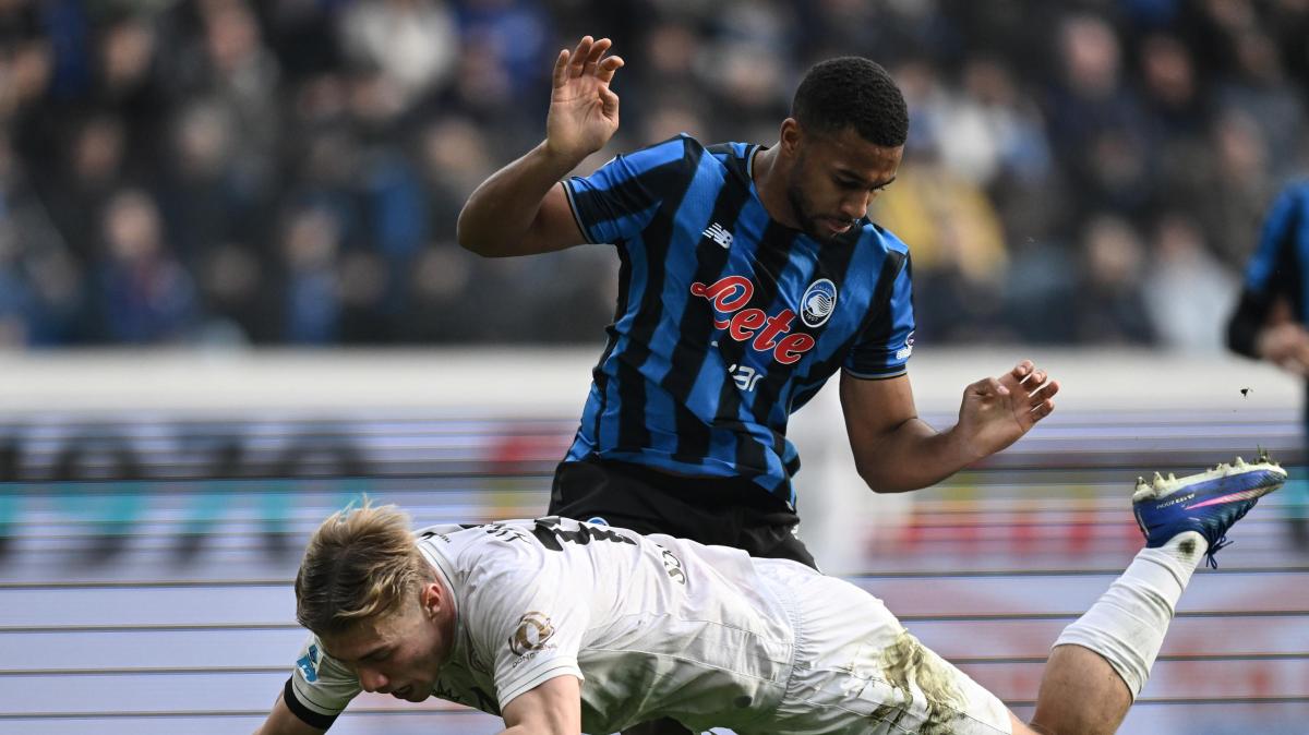 Atalanta, Hien in conferenza: "Hojlund mi ha tenuto il braccio ed ero avanti, era fallo"