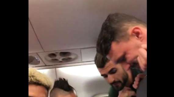 VIDEO - Malcuit, Hysaj, Hamsik e Mario Rui giocano durante il volo verso Udine