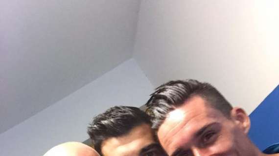 FOTO - Reina insieme ad Albiol e Callejon su Twitter: "Connessione spagnola"