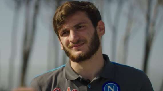 Kvaratskhelia: "Tifosi innamorati del Napoli, in campo ripagherò tutto questo amore! Spalletti fantastico, Champions un sogno"
