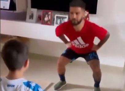 VIDEO - Insigne lavora sodo: si allena col figlio che sceglie la 11 di Lozano