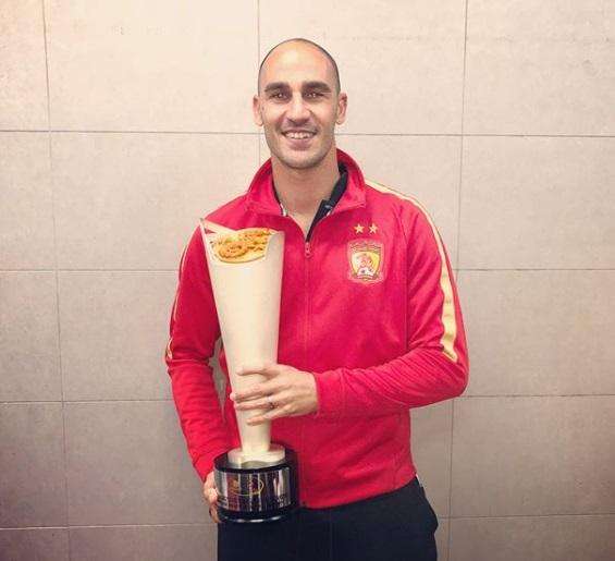 FOTO - Primo trionfo cinese per Paolo e Fabio Cannavaro: arriva la Supercoppa, battuto Guarin