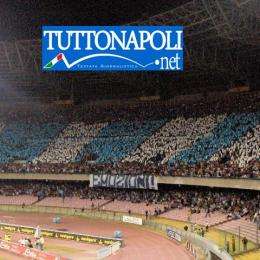 Napoli-Juventus, striscione dei tifosi di Curva A sull'ormai famoso treno sparito