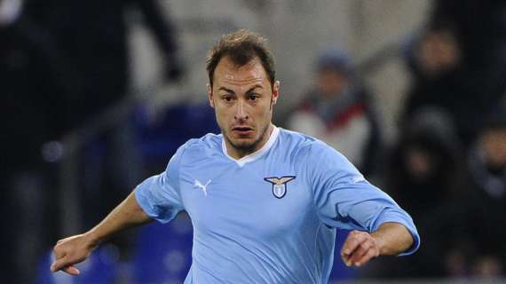 VIDEO - Radu alla Di Canio: saluto romano sotto la Nord e canta con i tifosi: "Noi non siamo napoletani"