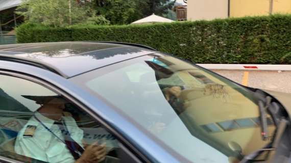 FOTO&VIDEO TN - Gli agenti di Pépé lasciano lo Sporthotel Rosatti! Incontro col Napoli durato tre ore 