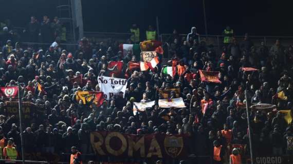 Mentre vengono umiliati, i tifosi della Roma pensano ad insultare Napoli. E' il momento di dire basta!