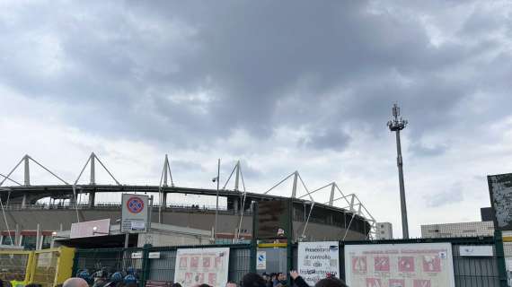 Problemi a Torino, migliaia di tifosi azzurri non riescono a entrare: "Situazione si sta surriscaldando!"