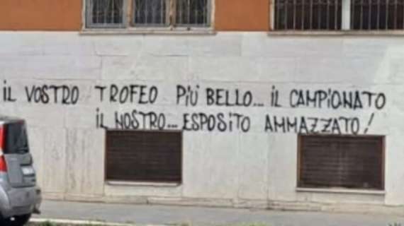 Vergogna a Roma: scritta oltraggiosa che offende la memoria di Ciro Esposito