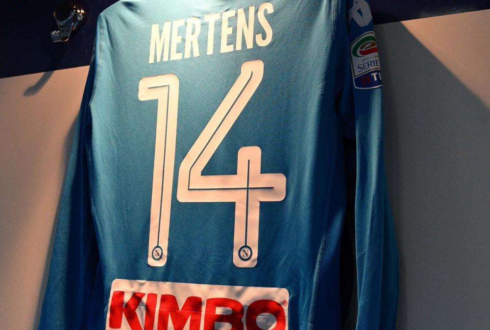 FOTO - Spogliatoio pronto al San Paolo: svelata la maglia che il Napoli indosserà contro il Verona