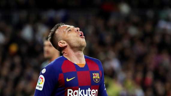 Barcellona decimato a centrocampo col Napoli: due assenti, ora Arthur è in dubbio