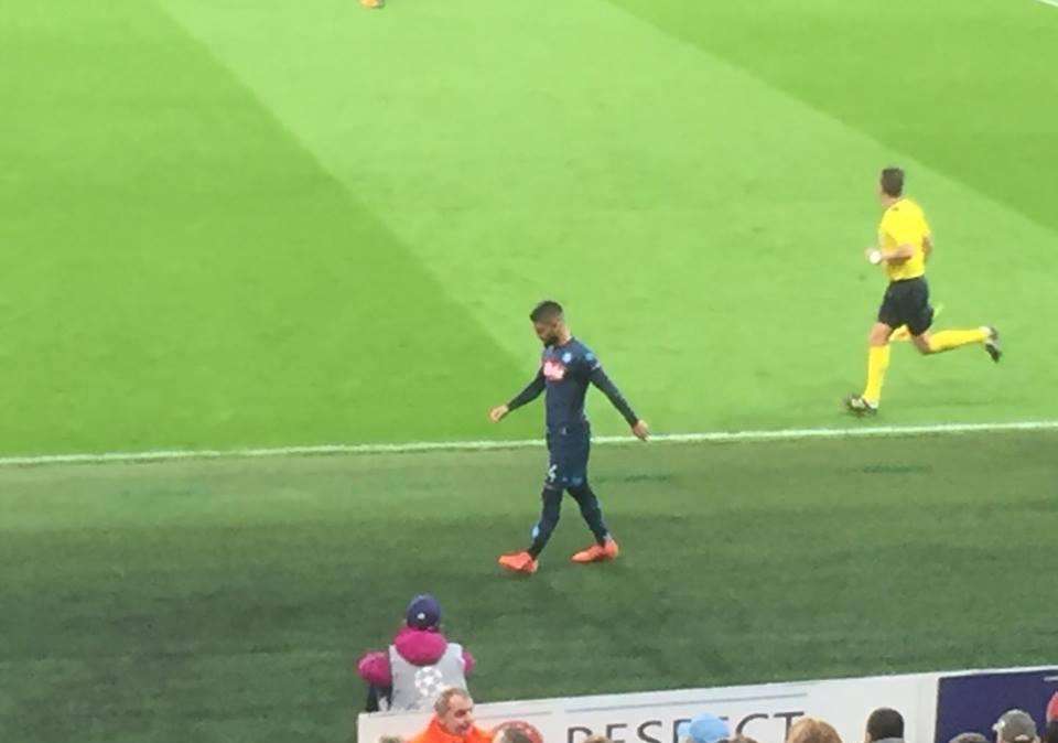 FOTO - Insigne costretto ad uscire per un problema all'inguine, entra subito Allan