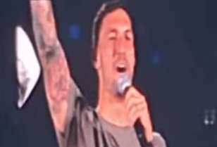"I campioni dell’Italia siamo noi!”, Politano show al concerto di Gigi D'Alessio
