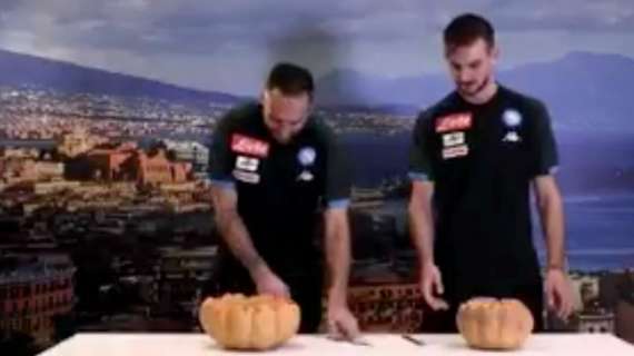 VIDEO - Esilarante sfida per Halloween sui social: Fabiàn sfida Ospina 'all'ultima zucca'