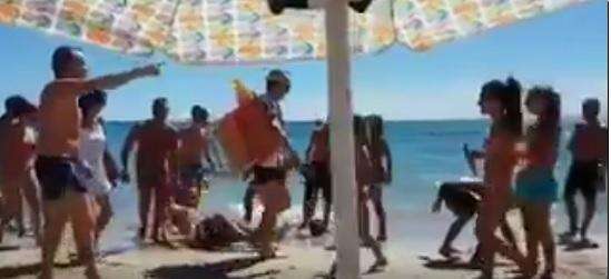 VIDEO - "Era rigore per la Juve!": l'ironico attacco a uno juventino in spiaggia si fa virale