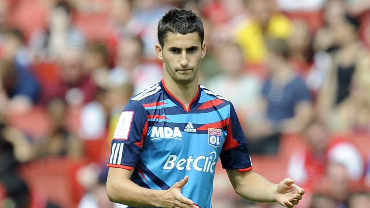 Dalla Francia - Napoli-Gonalons, l'affare si complica: il Lione dice no