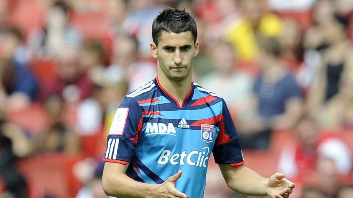 I primi acquisti dell'era Benitez: Mertens c'è, Gonalons quasi. Cifre e dettagli dei due affari