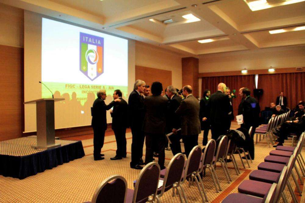 Vicepres. FIGC risponde a Sarri: "Ci sono regole che vanno rispettate. Sulle 18 squadre..."